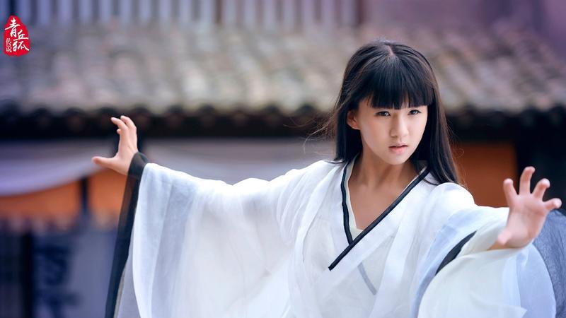 从春晚女神到争议缠身，杨丽萍接班人小彩旗的人生急转弯