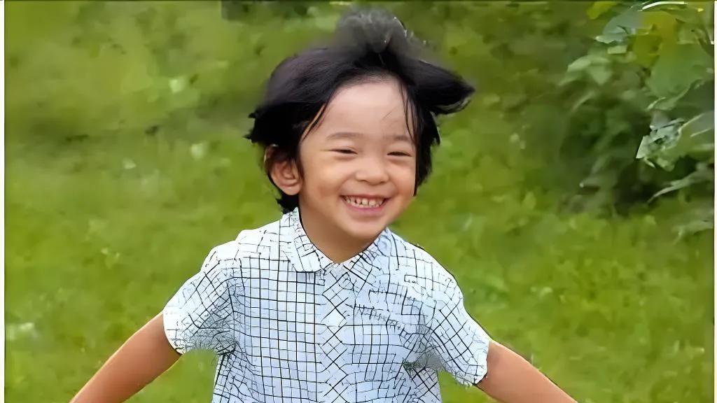 记者会悠仁令人印象改观，思路清晰不是傻儿，真诚袒露心意博好感