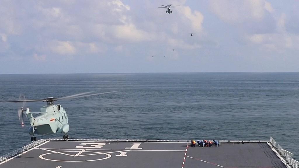 电磁弹射 + 隐身战机！美媒承认 076 四川舰可匹敌中型航母