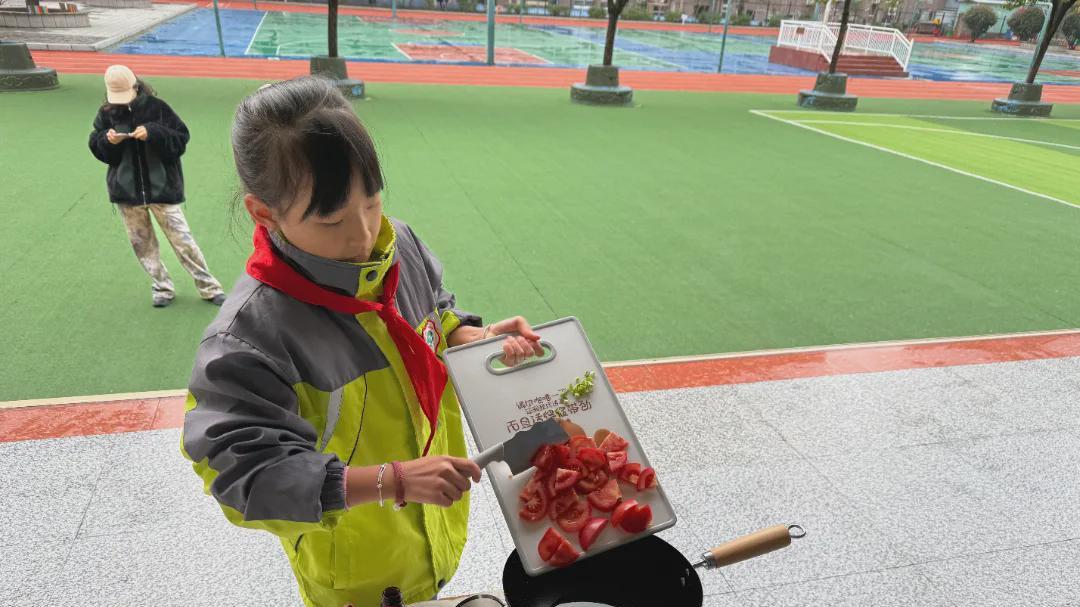 五育融合 劳动先行 信阳市第三实验小学劳动技能大赛