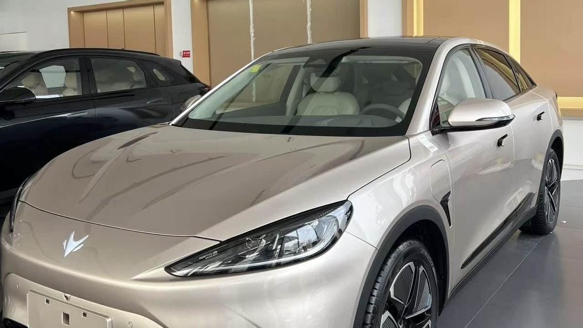 极狐阿尔法S6将于4月2日正式上市！提供735km纯电续航