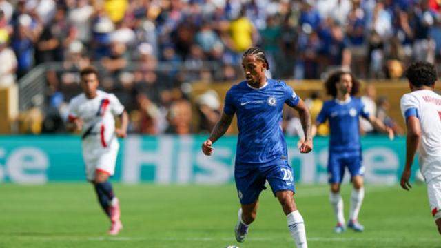 输球又输人！巴黎0-3惨败，主教练掌掴切尔西神锋引发大规模冲突