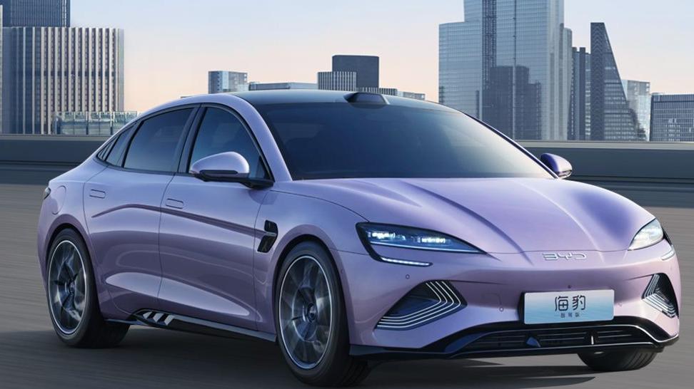 回应车圈没有“恒大”，李云飞科普财务指标称比亚迪30年最好业绩