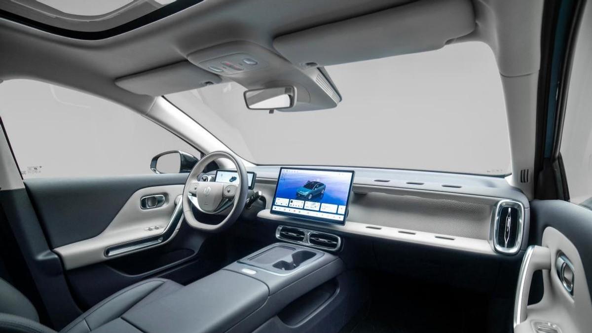 上市成爆款！650km续航+激光雷达，顶配11.98万的零跑B01不香吗？