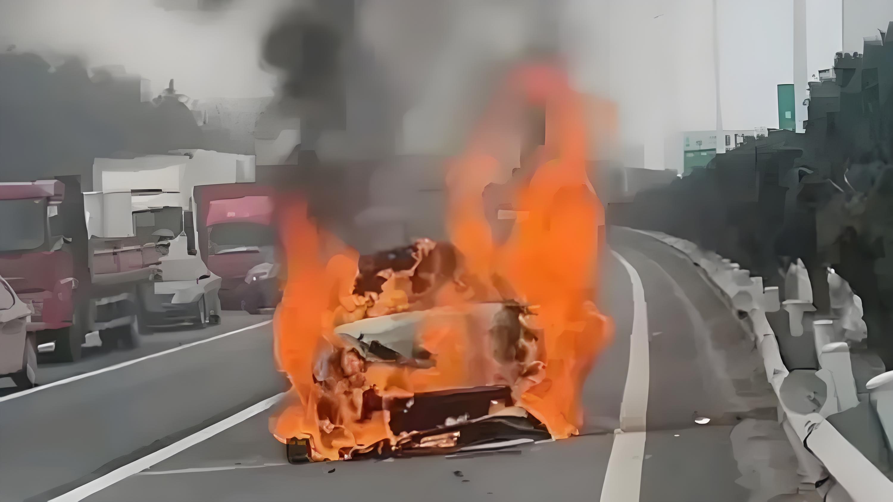 小米su7高速碰撞爆燃事件