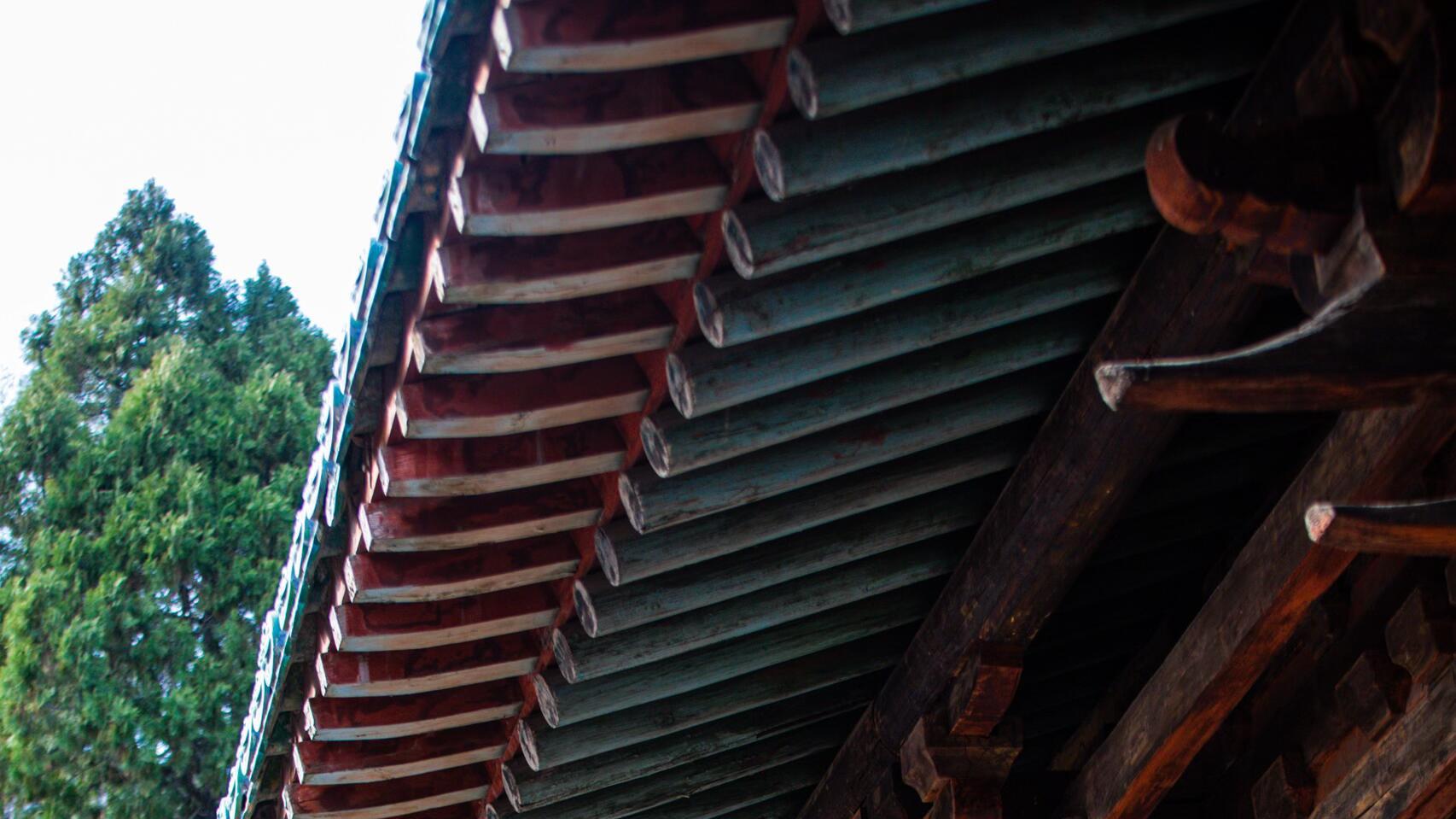 北宋匠人太皮了，竟在圣母殿雕出“比耶龙”，这才是中式幽默