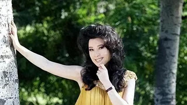 出道40年零绯闻！年过花甲却仍孤身一人，她真是娱圈的一股清流