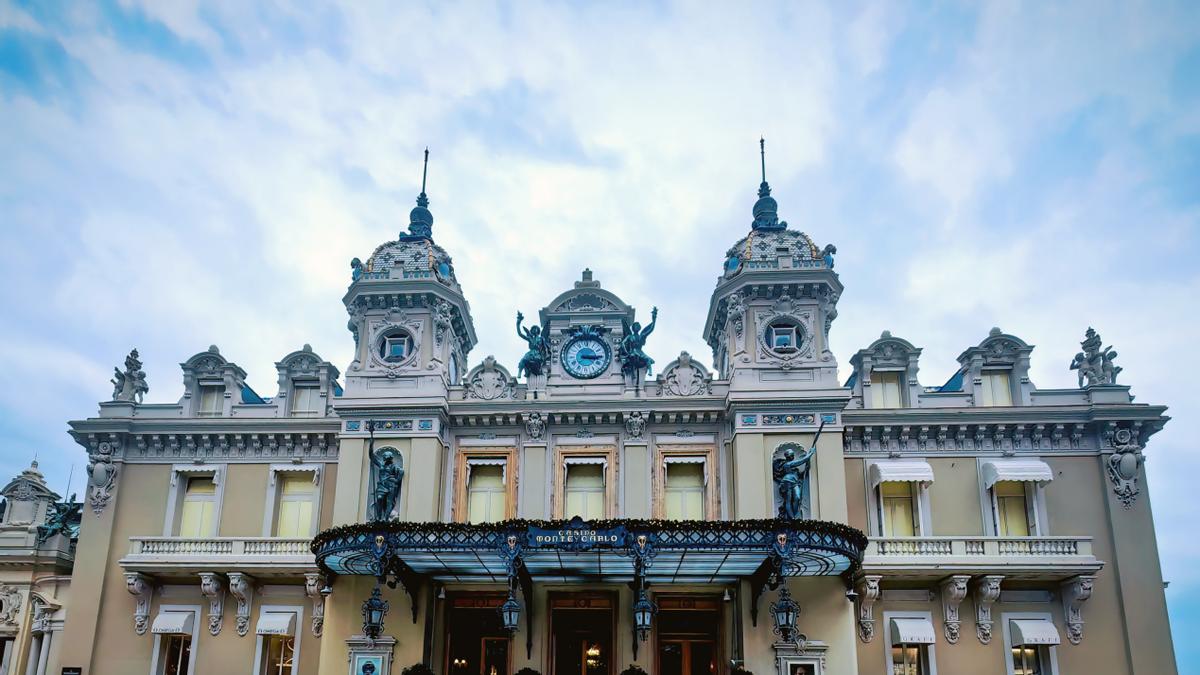 尊界S800横跨欧亚，以实力与美学重塑中国豪华车全球话语权