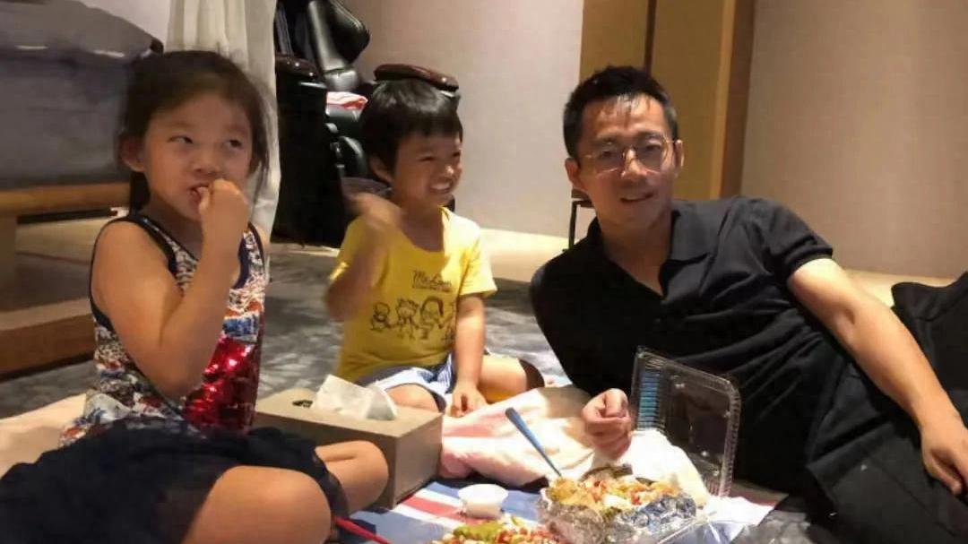 大 S 意外去世，汪小菲情绪失控大骂 S 妈，是愤怒还是难以释怀