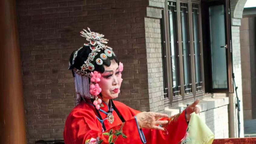 易俗舞台秦声扬 惠民演出暖人心——心连心志愿者协会艺术团月末演出圆满成功