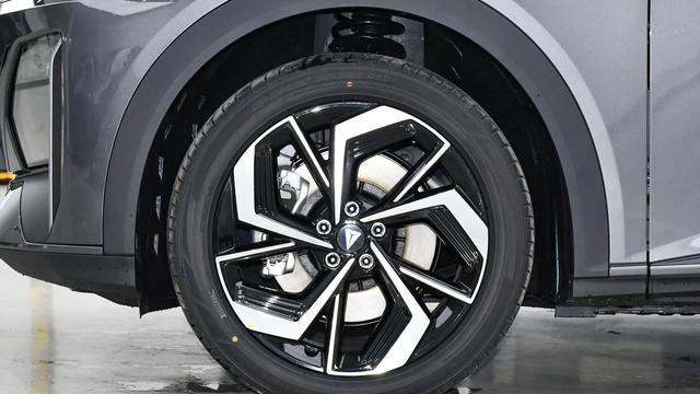 深蓝S07与领克08 EM-P，同价位车型，谁更值得购买？