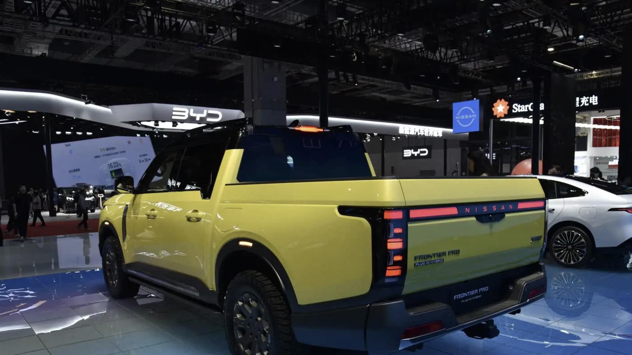 日产硬派皮卡，搭载汽油/柴油/混动，标配豪华座舱，16.99万元起