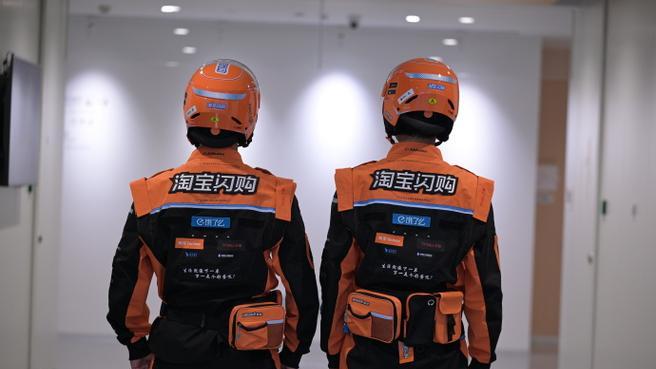 从"工服"到"战袍"：外卖行业制服进化史