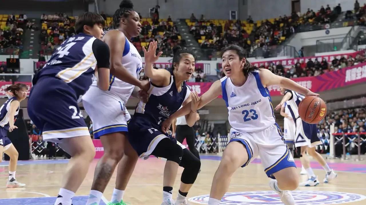 WCBA季前赛正式开打，北京女篮首战山东