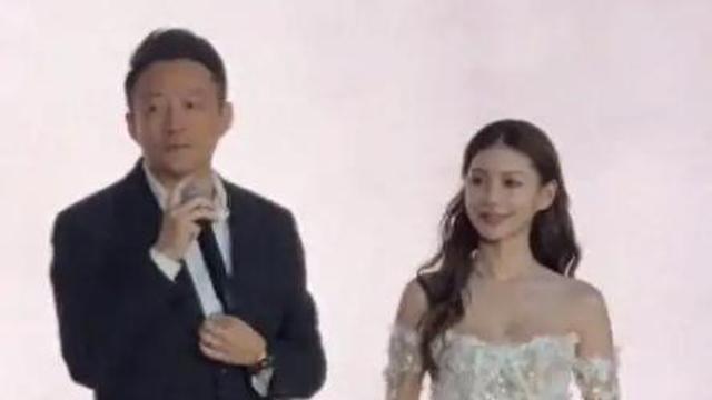 汪小菲父亲节收礼物，小玥儿用心准备！