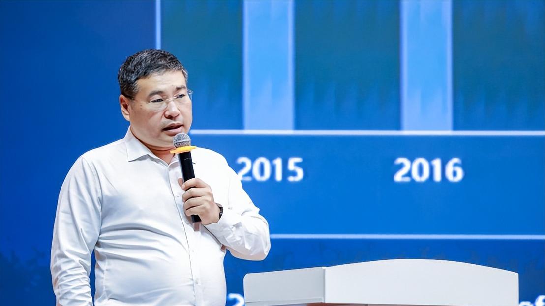 人工智能“职教百强”院校长走进华为，共探职教数智化转型新路径