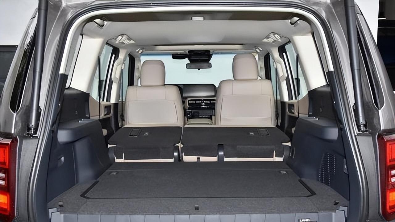 配备2.4T引擎，可选五座或六座，25款丰田普拉多值得购买吗？