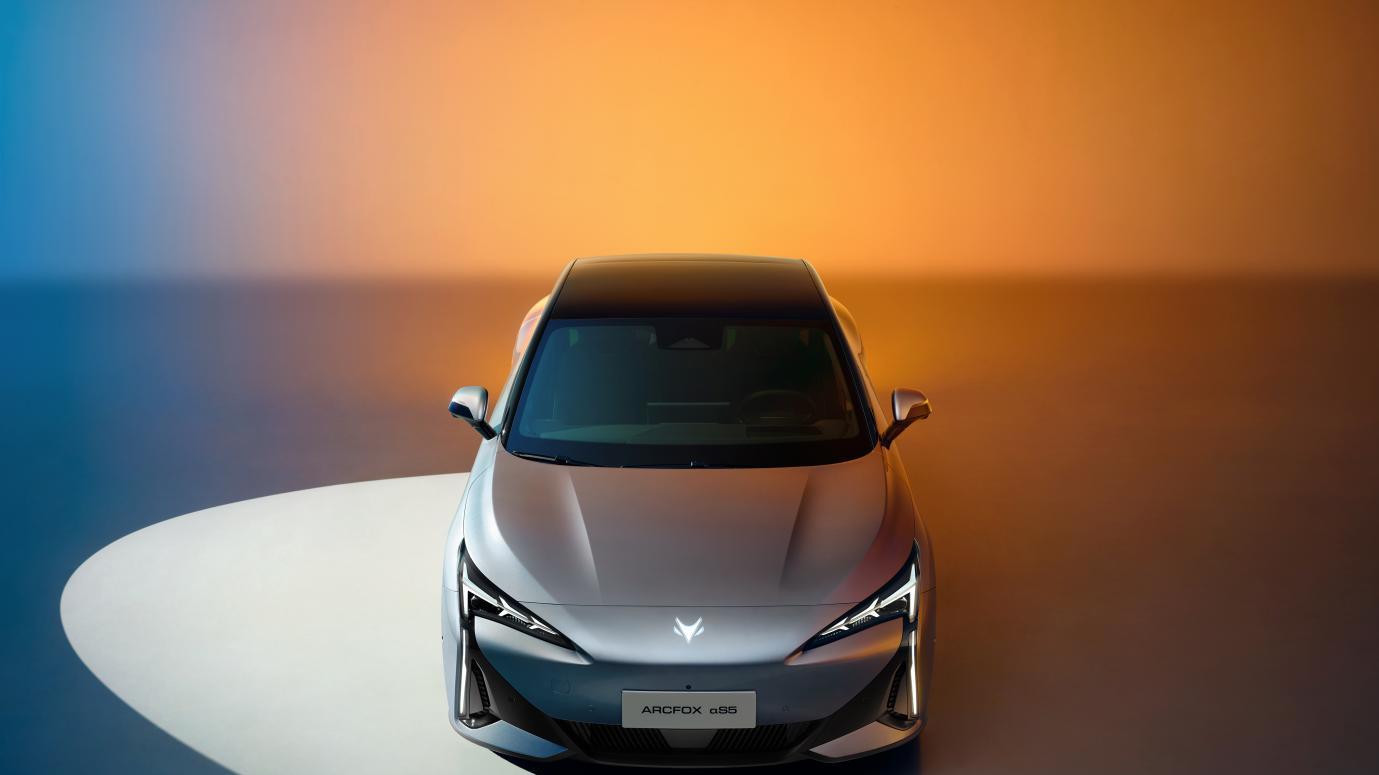 坐进云端！极狐阿尔法S5：Soft+材料+K歌功能，极狐汽车新奢出行新体验