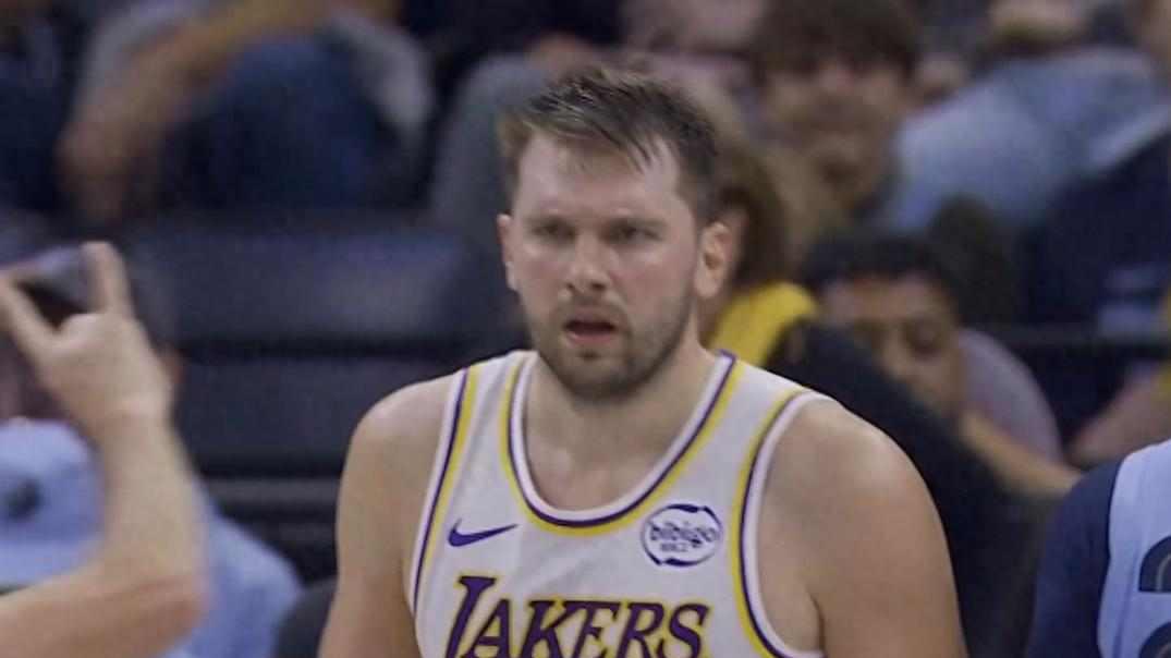 东契奇复出爆砍44+12+6莫兰特仅14中3 NBA杯赛湖人力擒灰熊