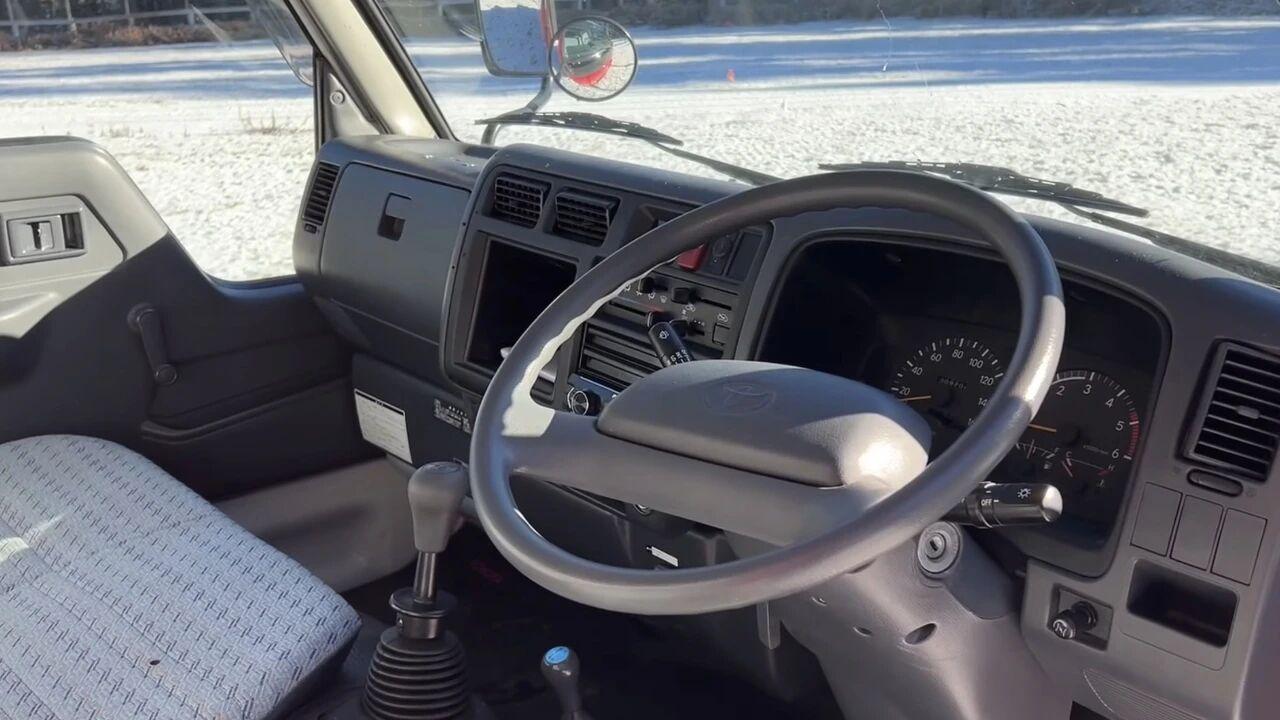 开上路比兰博还吸睛！3.0T柴油+手动四驱，丰田消防车退役变身家用神车