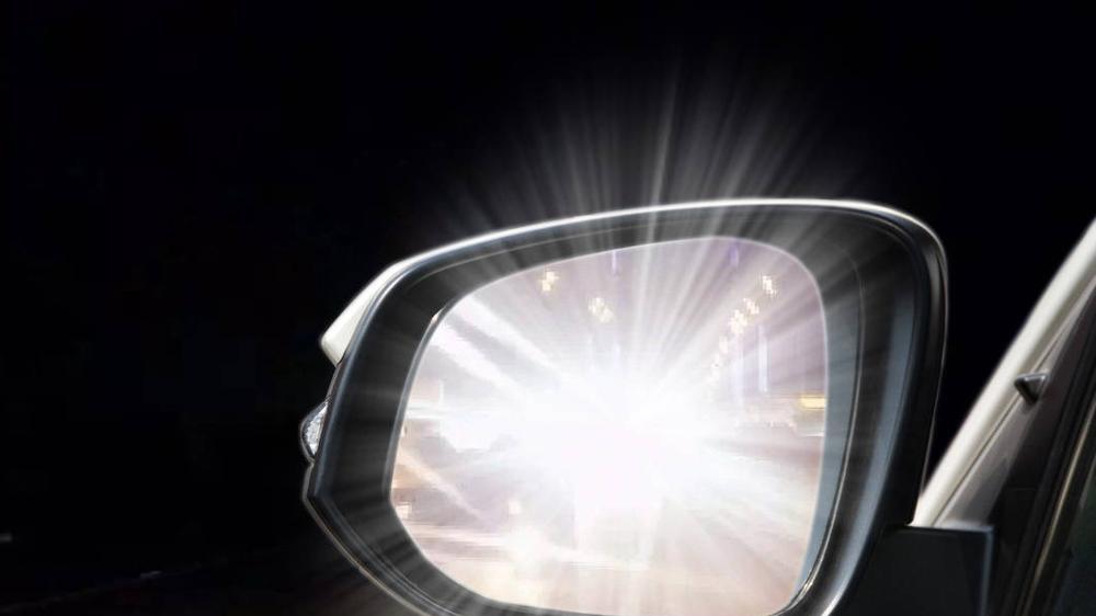 夜间行车必知！教你用三招轻松判断对方车辆是否开启远光灯