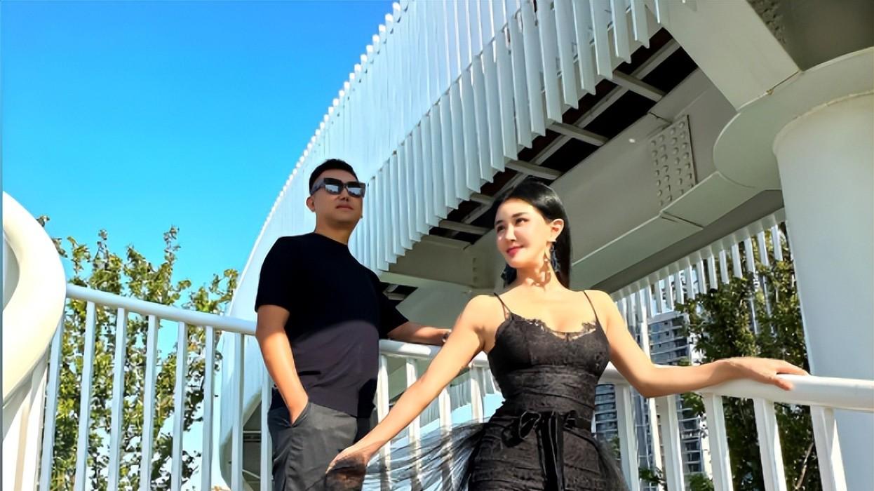 港星张暖雅，山东农村小伙，朴素婚礼背后的爱情密码？