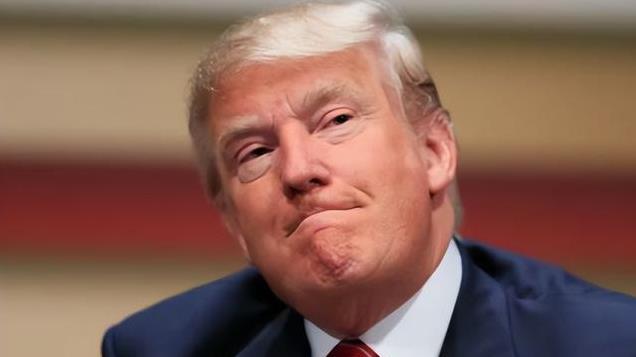 特朗普升级关税战，空军一号上发令，盟友遭殃，中国坐山观虎斗？