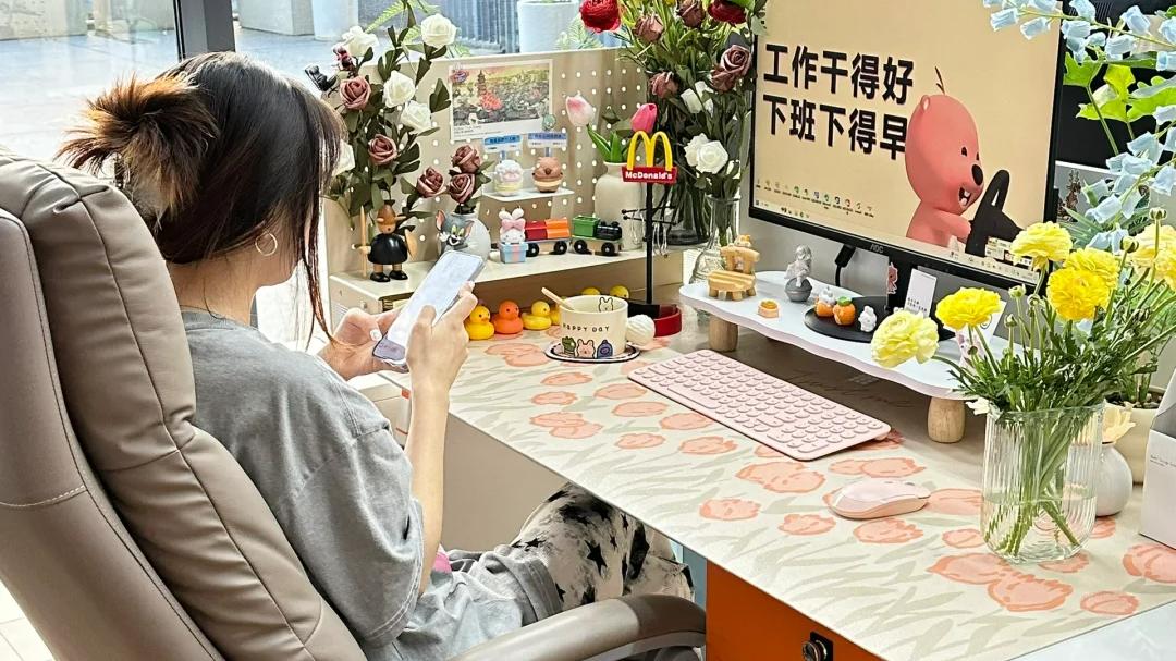 员工朋友圈吐槽“每日千元罚款”，公司起诉名誉侵权！高院判了：企业连合理批评都容不下，格局小了？