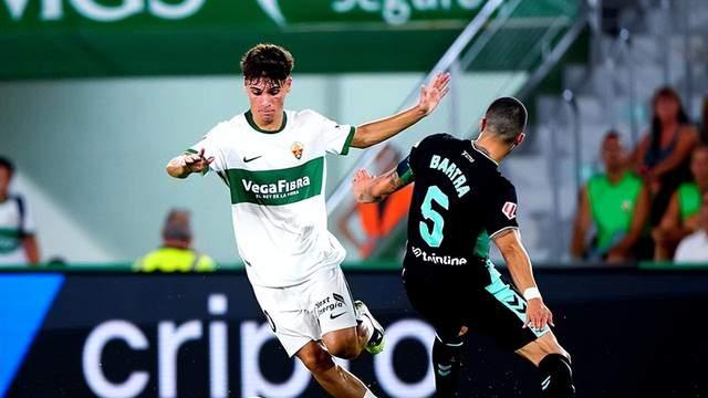 阿森纳瞄准埃尔切新星门多萨，2000万欧元解约金引争夺战