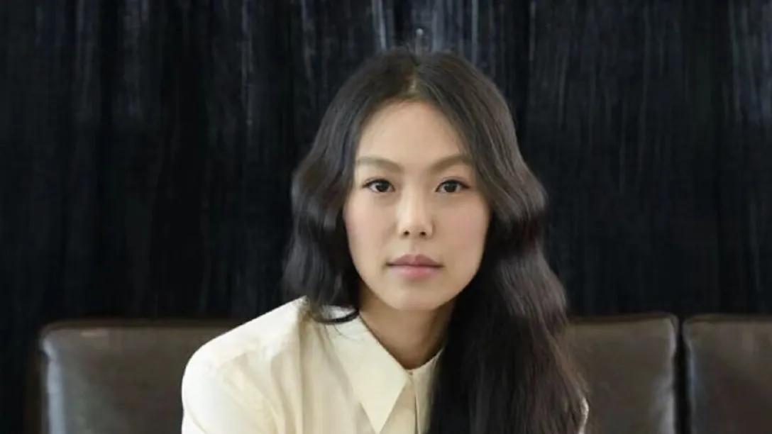 平平无奇的长相气质却那么迷人，历任男友都是男神却选了老头