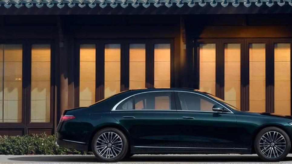 2026 款奔驰 S 级轿车上市，售价 89.88 万 - 204.26 万元，配置调整