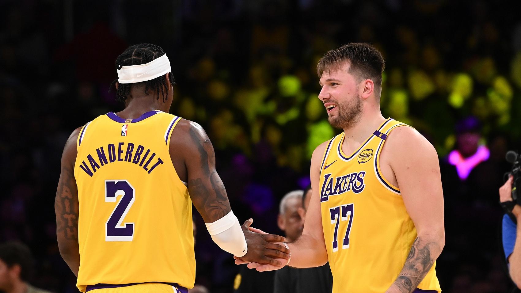 NBA季后赛西部首轮G3湖人vs森林狼(免费全程直播)