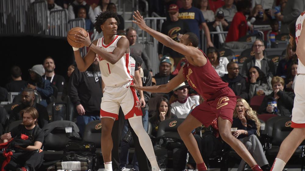 议起复盘 | 阿门赛季首次三双拯救火箭 无位置时代他上限在哪？