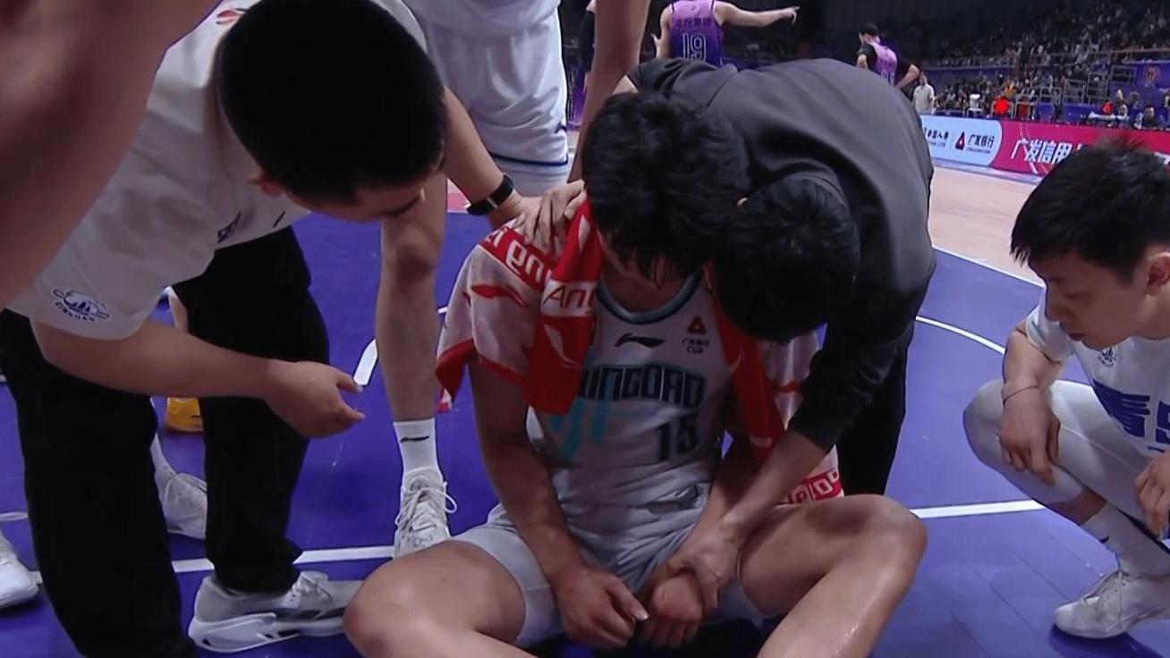 NBA球探在场，杨瀚森重摔成全场焦点！