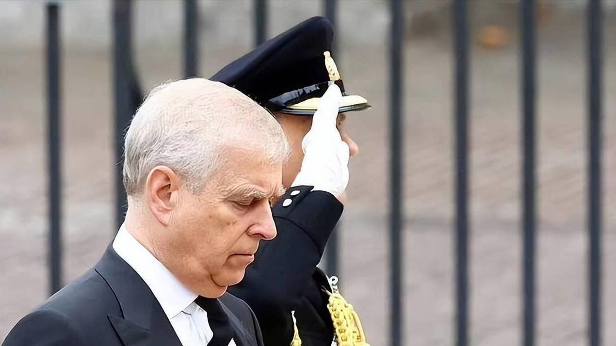 英国王室颜面尽失！安德鲁王子管不住下半身，竟和上千名女性有染