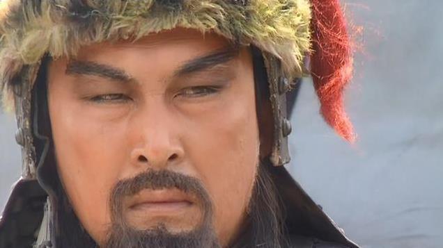 葭萌关外马超挑战，刘备为啥拦住赵云让张飞出战？诸葛亮心知肚明