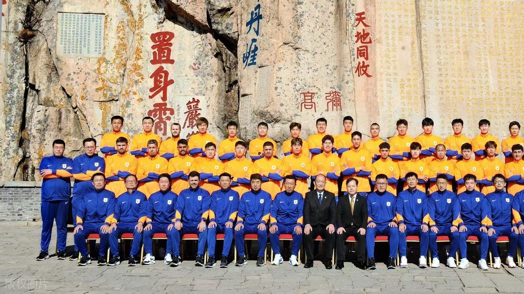 四年豪阵成空谈！泰山管理昏招频出，亲手将王朝拱手让与海港队