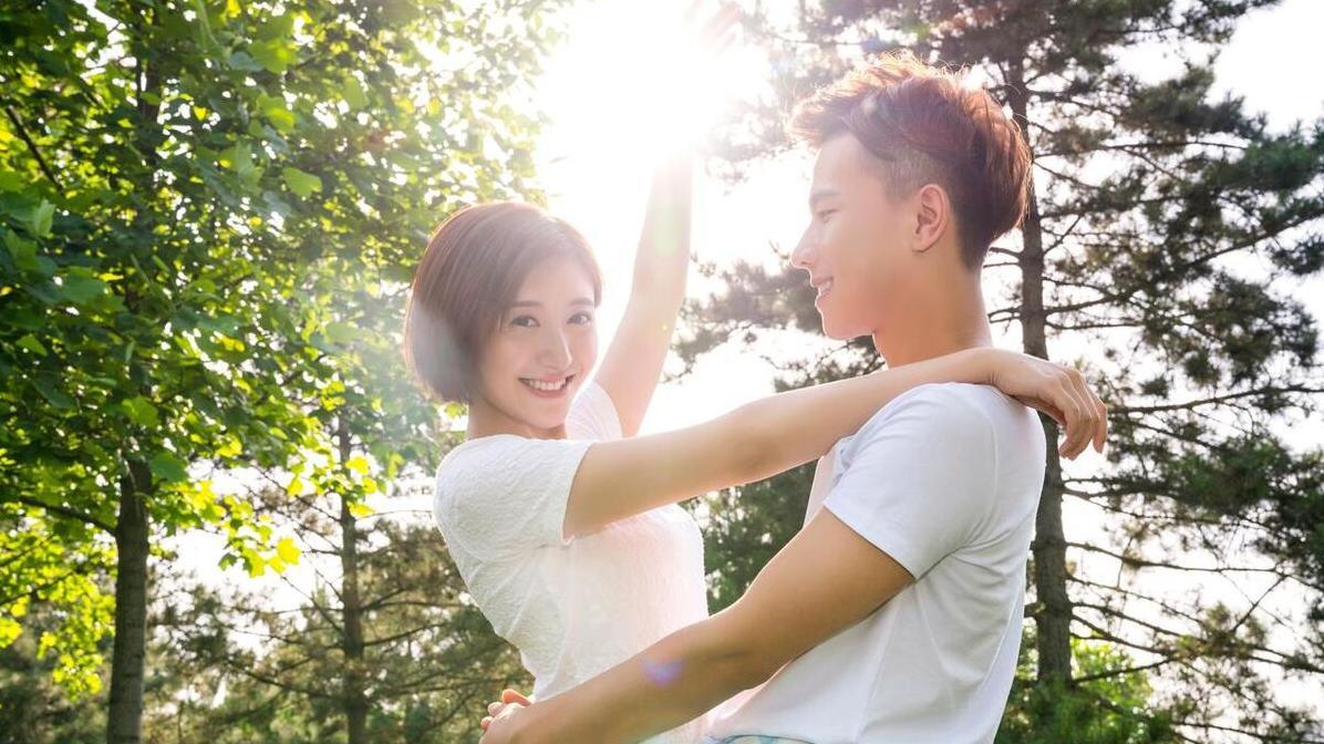 为什么有些女人能让男人爱到无法自拔？5点来解析