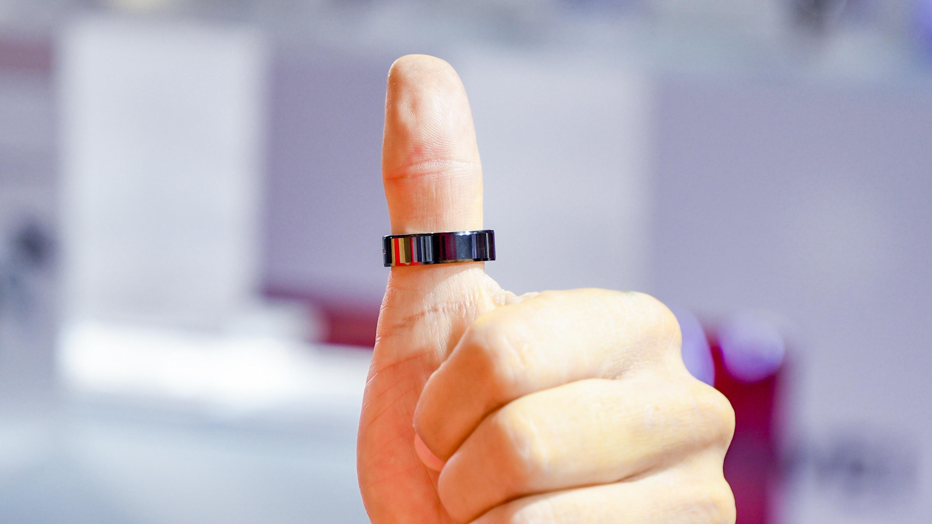 穿戴AI新物种——追觅AI智能戒指，亮相2025北马