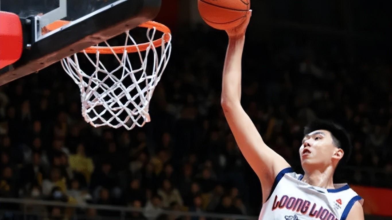 广东胜广州！萨林杰+徐杰轰52分，萨姆纳起伏大，徐昕曝弊端！