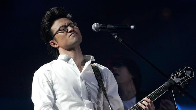 54岁汪峰又要当爹了？小20岁女友森林北小腹隆起，果真是宝刀未老