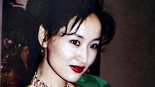 她曾是张艺谋白月光，马景涛为其戒烟戒酒，却被黑道打掉子宫！