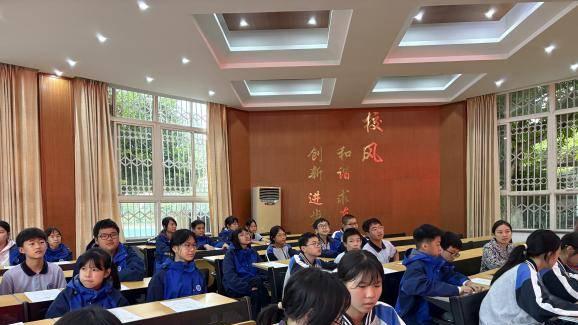 成都金牛区高笋塘社区“家-校-社”亲子关系团辅活动圆满举行