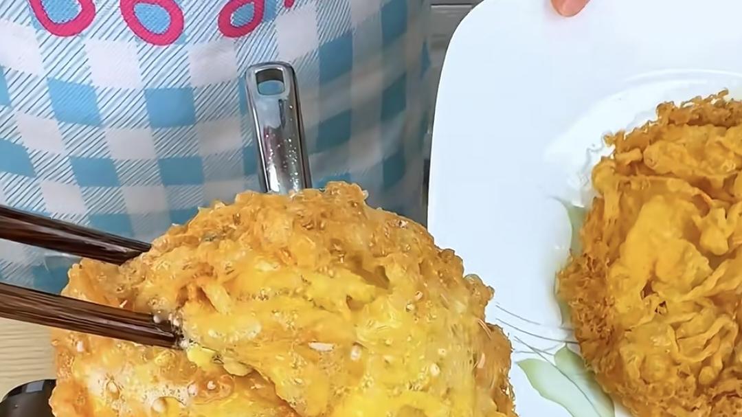 花个位数价钱吃一顿饭今天学的是茄汁炸蛋饭