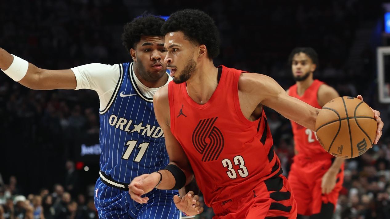 8分钟填满数据栏！杨瀚森4+2+2+1+1全能表现，开拓者却遭魔术逆转