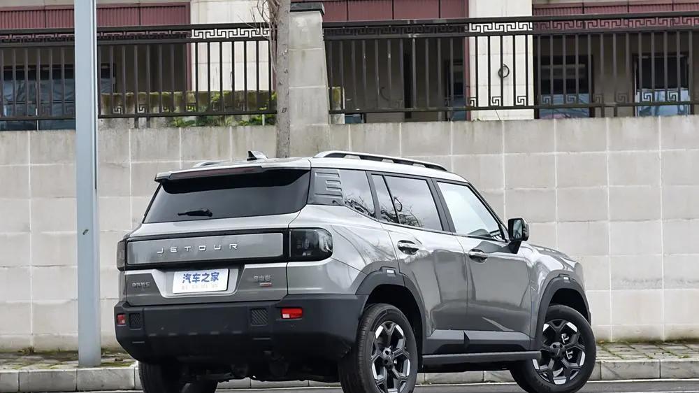 捷途自由者 “方盒子”SUV来新车！9.99万起就能买！