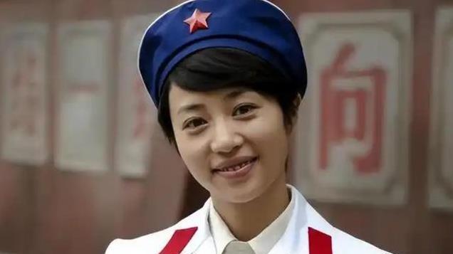 “师生恋”坚持不婚不育18年，退休就去养老院，如今她却惨遭打脸
