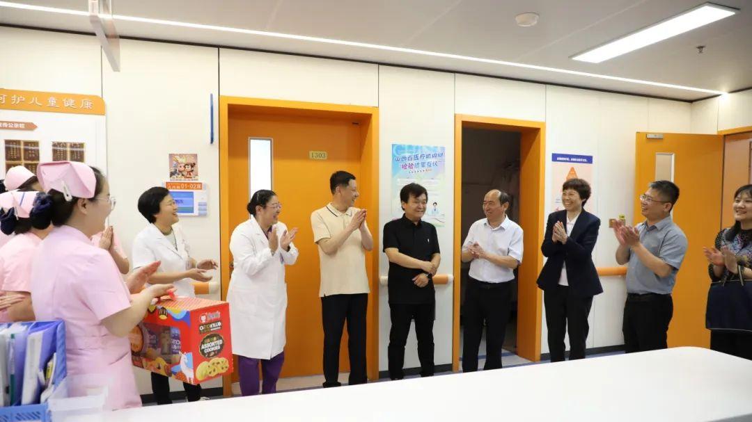 梁武军莅临运城市妇幼保健院开展“5·12国际护士节”慰问活动