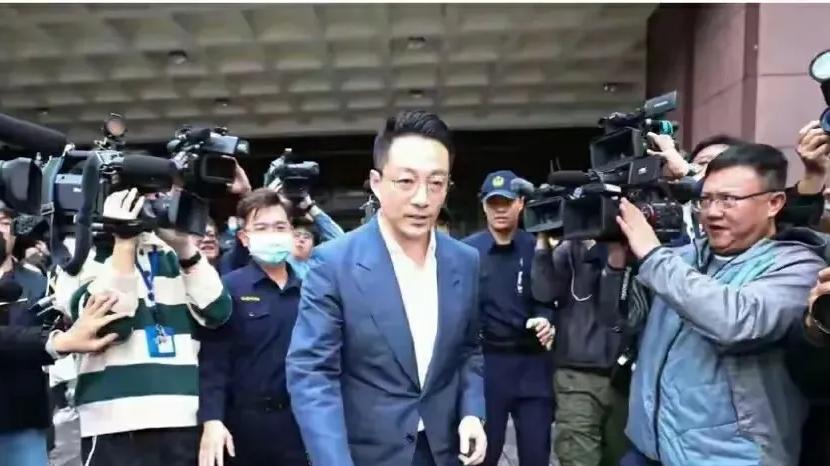 汪小菲怒发最后通牒！断供房贷，勒令具俊晔10日内搬离豪宅！