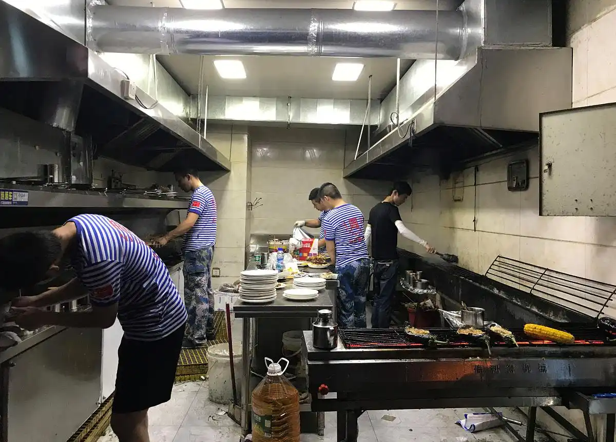 面馆血案背后：餐饮从业者的安全盲区与法律困局